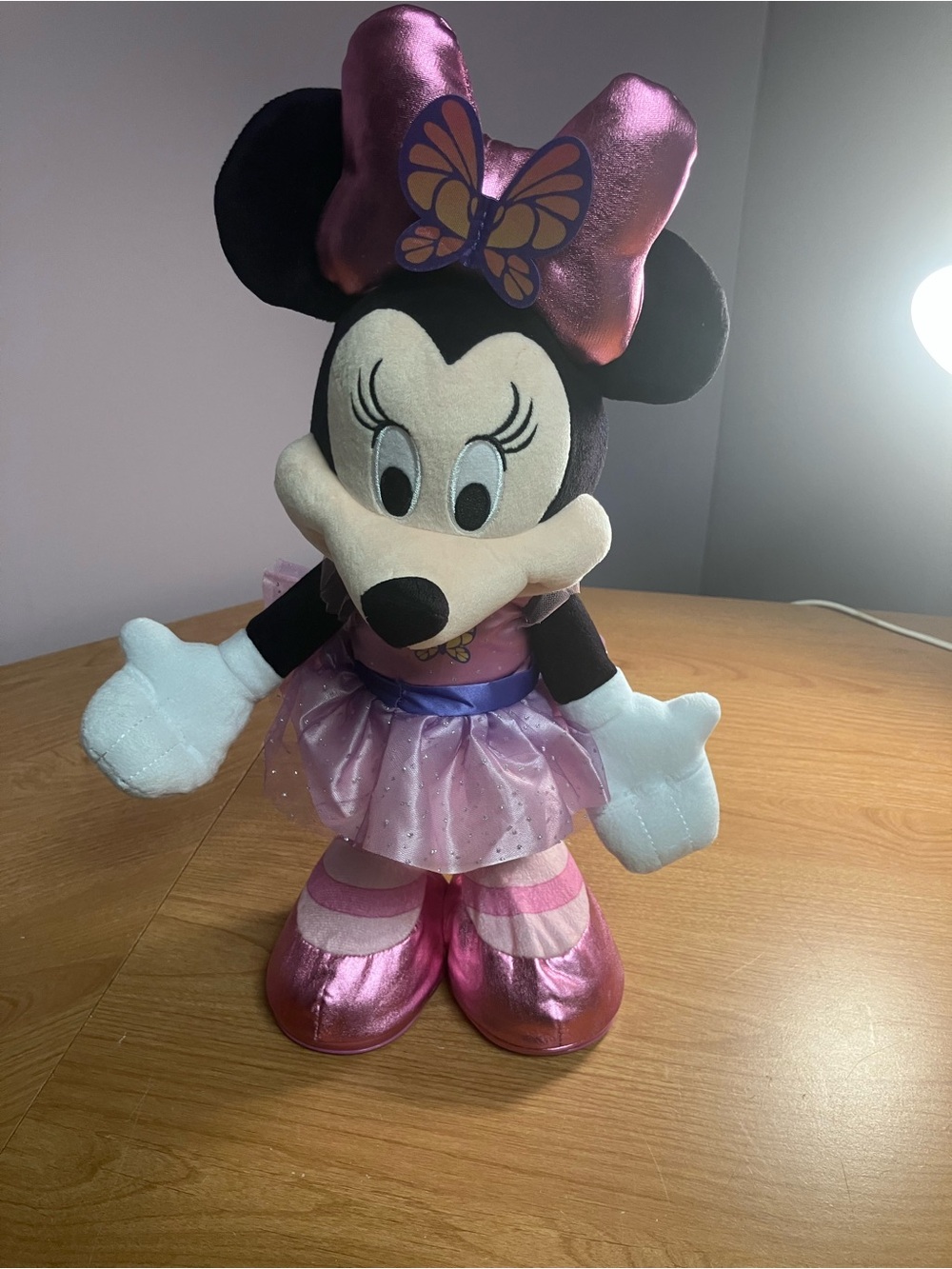 Disney Minnie Mouse Plush in Pink and Black animated singing dancing talking!!